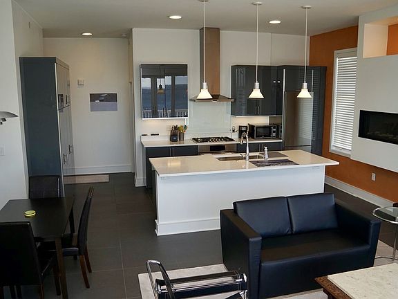 2nd image of 518 S Lakeshore Blvd #9G