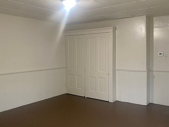 3rd image of 1204 Lexington Rd