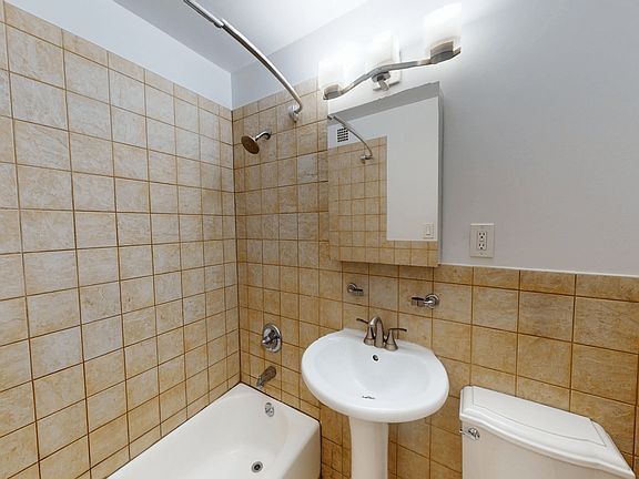 5th image of 50 W 97th St APT 12B