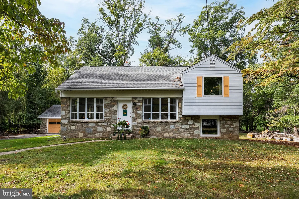 Building Photo - 601 Cathcart Rd
