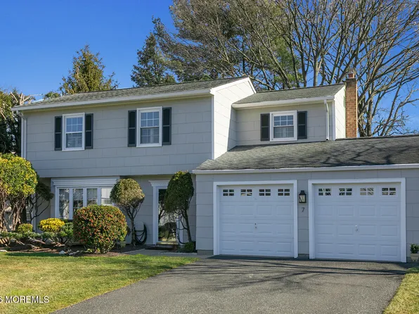 7 Meadow Court, Hazlet, NJ 07730
