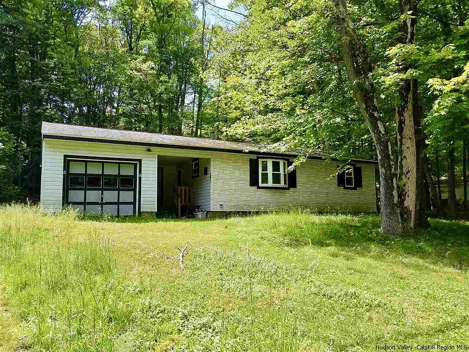 1st image of 8 Shawangunk Dr