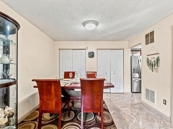 4th image of 1338 Lavender Ct