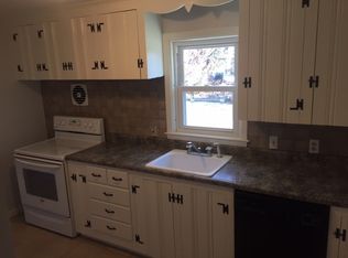 16 Greenmeadow Cir, North Kingstown, RI 02852