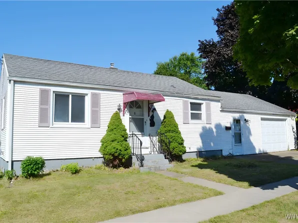 4 Manitou St, Depew, NY 14043