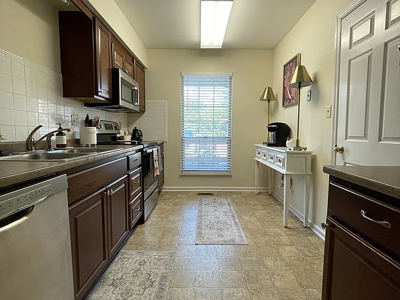 4th image of 3646 Taliluna Ave SW #5