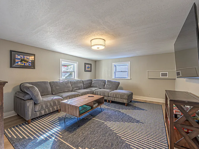 40 S Bartram Ave — Photo 32