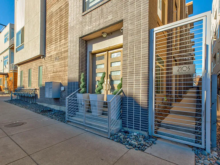 2103 W 32nd Ave #8 — Photo 2