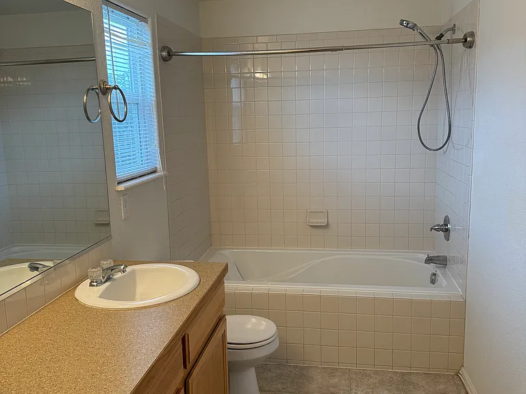 2315 Sunbury Ln — Photo 13