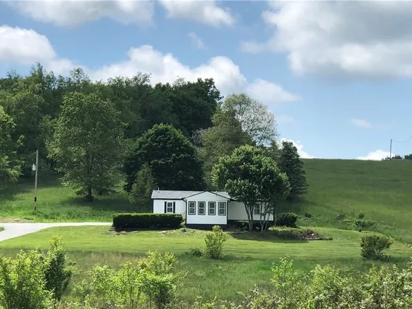 9161 Berry Rd NE, Kensington, OH 44427