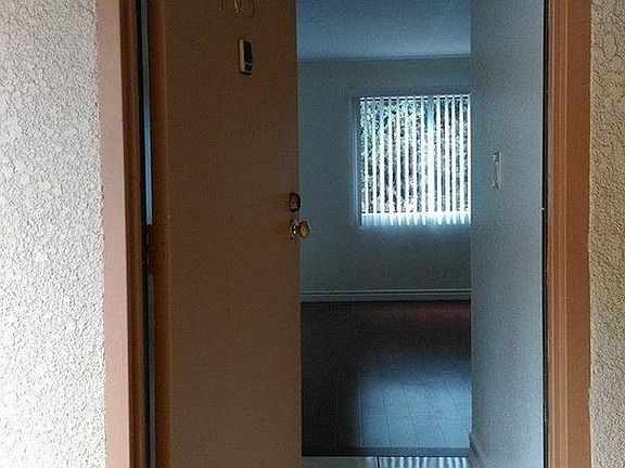 3rd image of 4122 Tujunga Ave APT 205