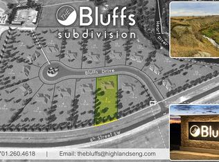 2 Bluffs Dr, Dickinson, ND 58601