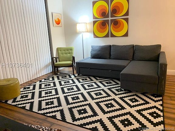 4th image of 901 Hillcrest Dr APT 206