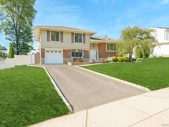 3rd image of 9 Wayne Place