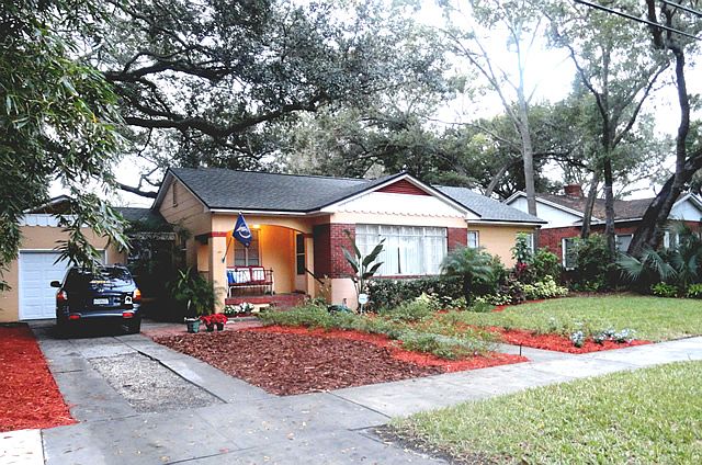1st image of 105 S Woodlynne Ave