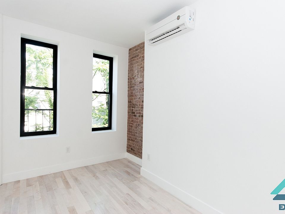 1st image of 319 Menahan St