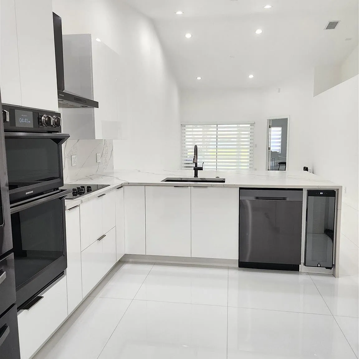 2 bed, 2.0 bath, 1234 sqft, $3,000 — Photo 4