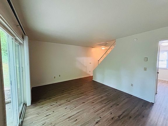 4th image of 445 Miller Ct SE #485