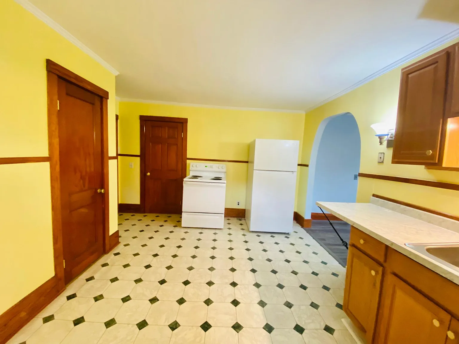 1 bed, 950 sqft, $1,200 — Photo 2