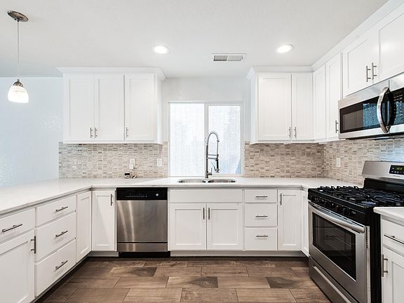 3rd image of 2504 W Dorothea Ave