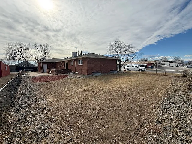 510 Locust St — Photo 2