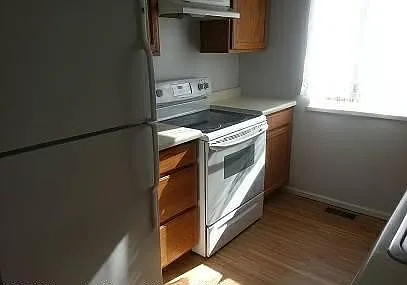 2519 Acacia Ave — Photo 3