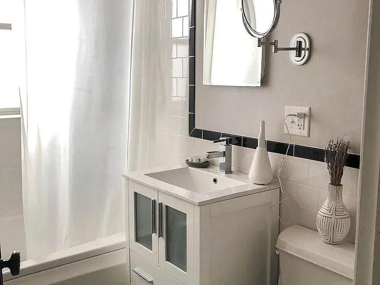 4809 N Paulina St #2 — Photo 4