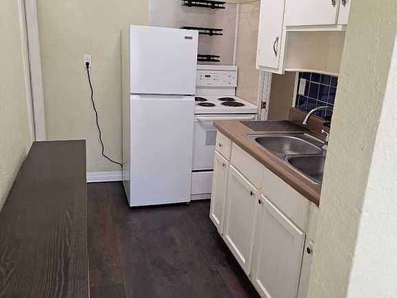 3rd image of 3910 Burlington Ave N #224