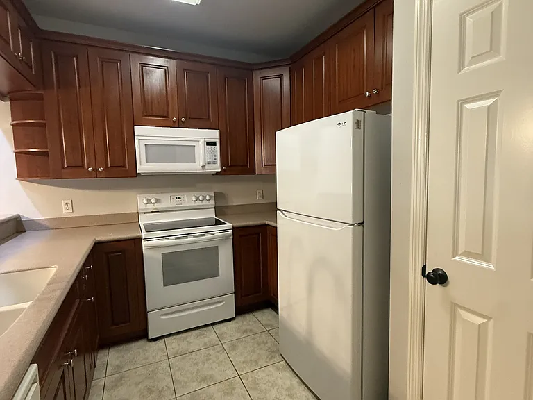 1529 Crescent Hills Dr #1 — Photo 7