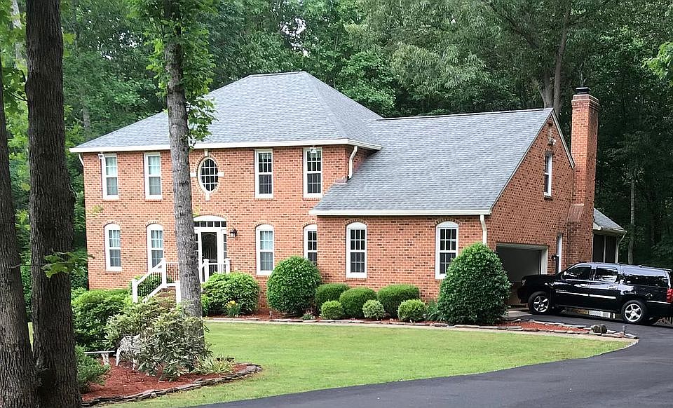 1st image of 207 Kingston Dr
