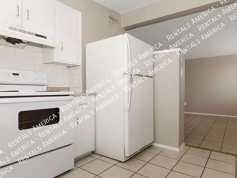 404 E Yavapai Rd — Photo 6