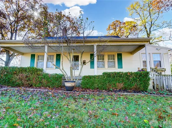 605 S Tanglewood Dr, Springfield, OH 45504