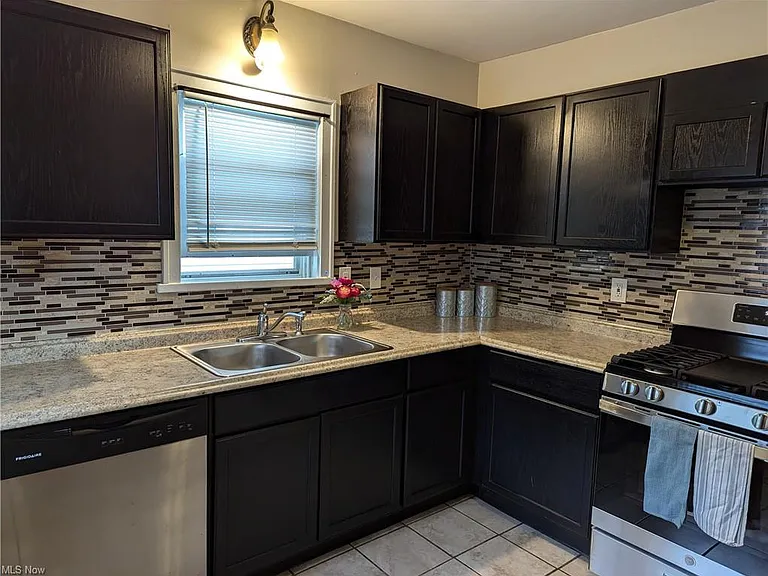 3658 Ludgate Rd — Photo 2