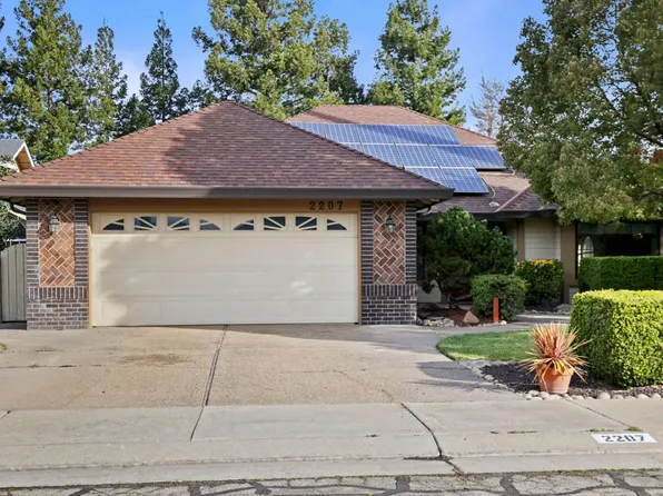 2207 Chaparral Ct, Lodi, CA 95242