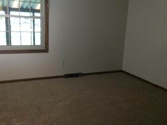5th image of 7383 Pinegrove Dr #105