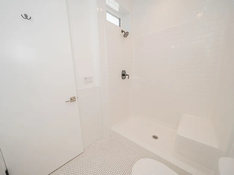 848 32nd Street — Photo 22