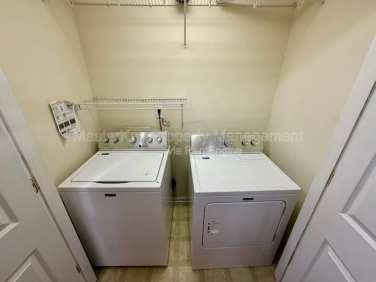 204 W Barbee St — Photo 10