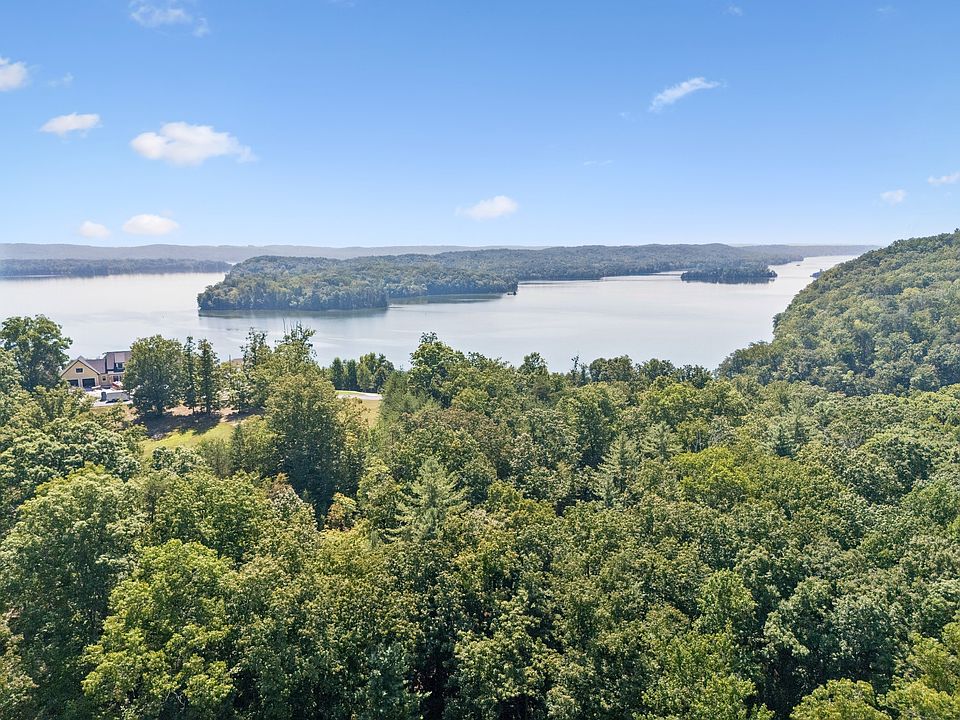 1st image of 370 River Run Trl