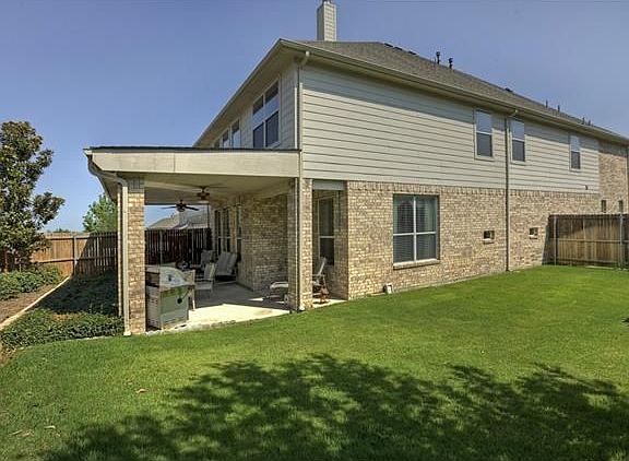 5th image of 1015 Pinehurst Dr