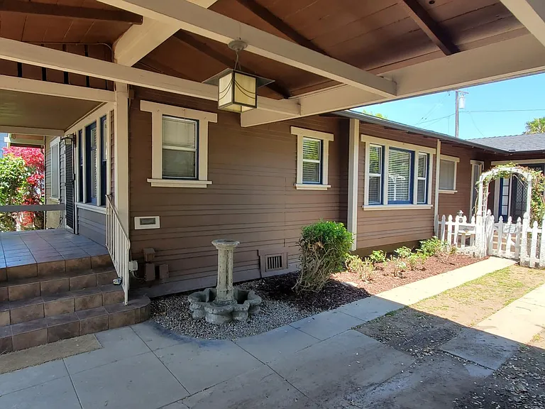 368 Gladys Ave — Photo 27