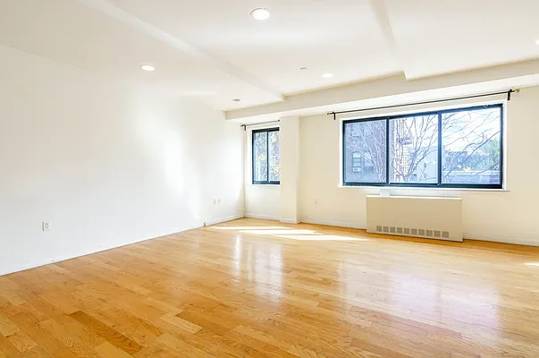 Rented by Astoria Realty | media 3