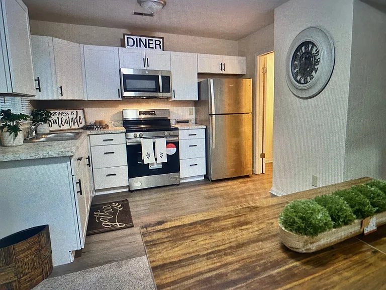 101 Dooley St #A — Photo 4