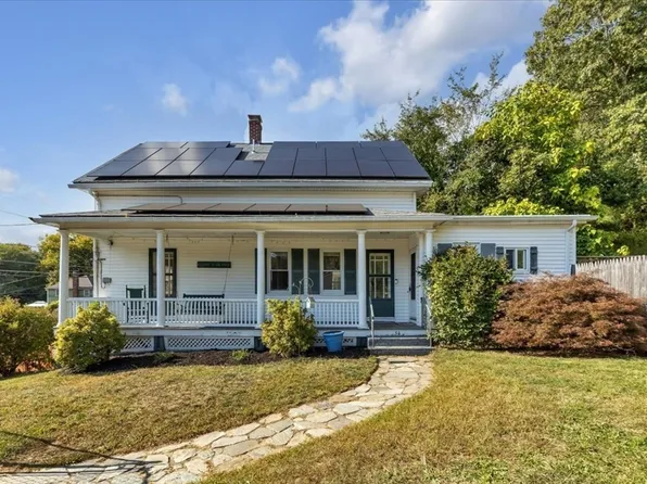 54 Blackstone St, Blackstone, MA 01504