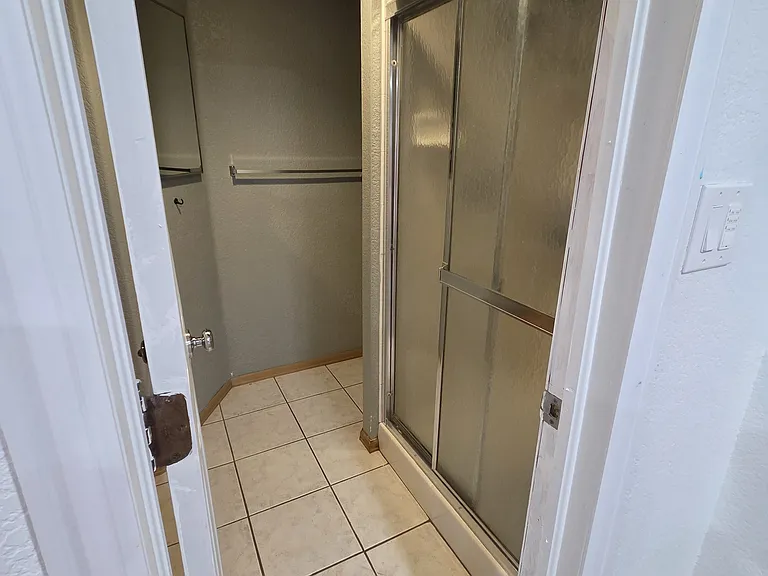 815 S Leyden St — Photo 11
