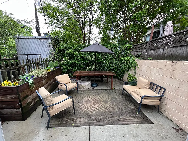106 S Chester St — Photo 4