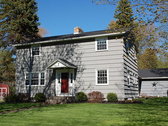 2nd image of 7 Burt Ln