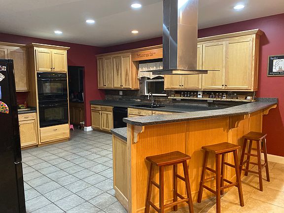 4th image of 231 Deep Hollow Ln