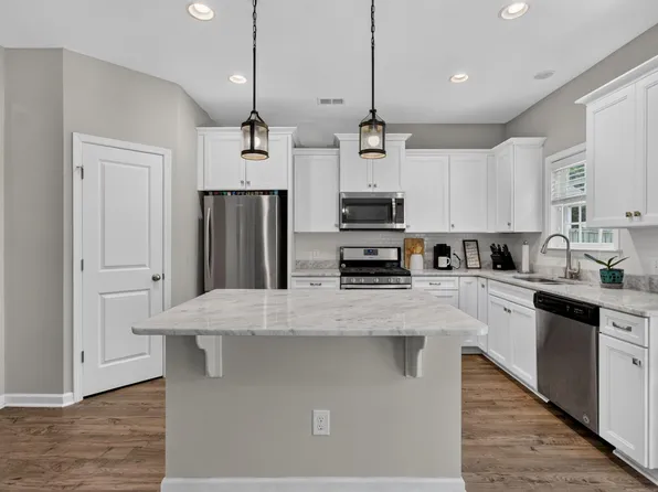 8650 Sentry Cir, North Charleston, SC 29420