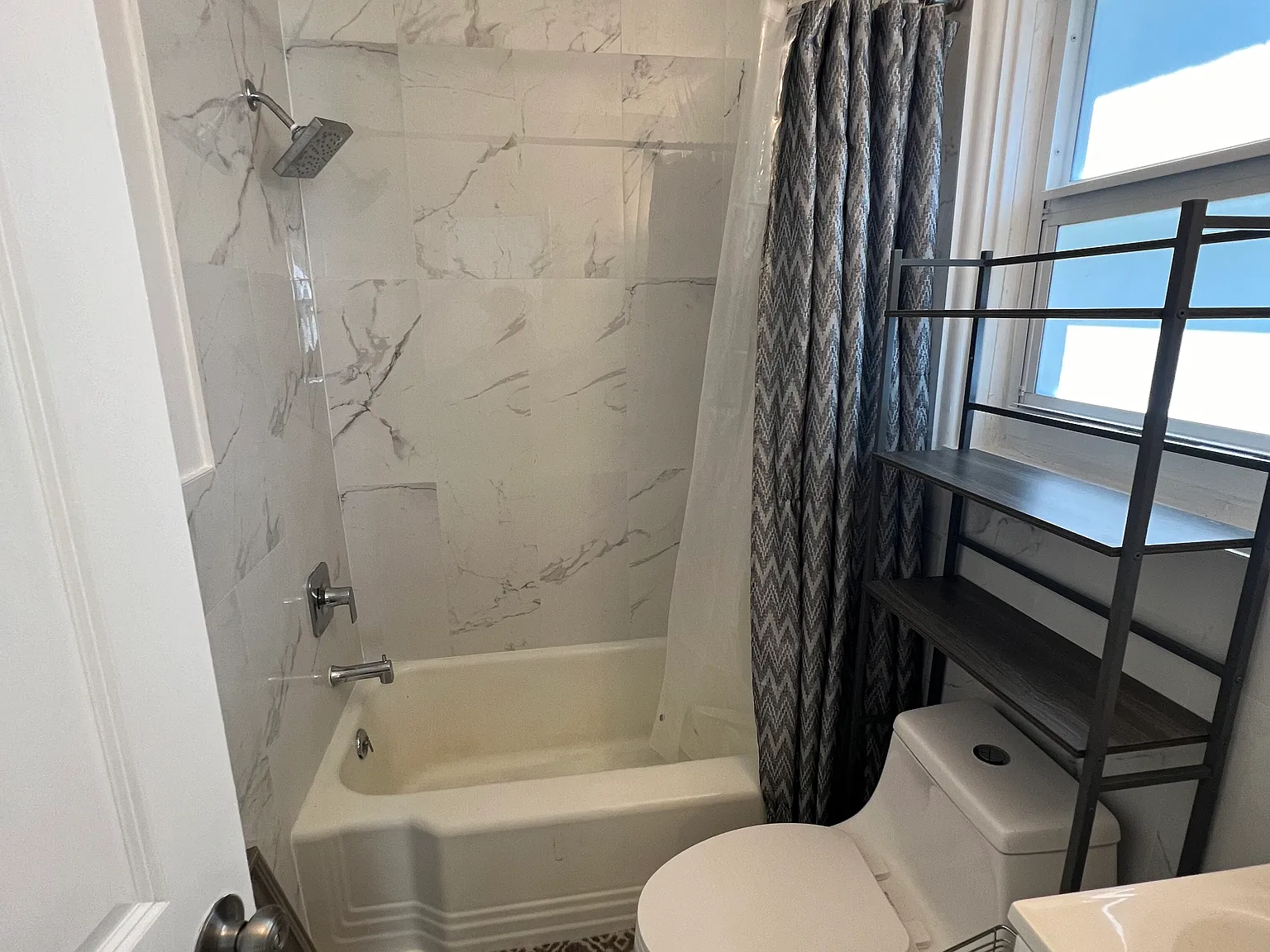 Studio, 340 sqft, $1,800 — Photo 4