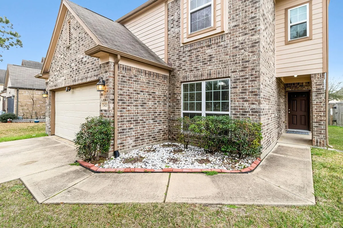 Building Photo - 18715 Windy Stone Dr